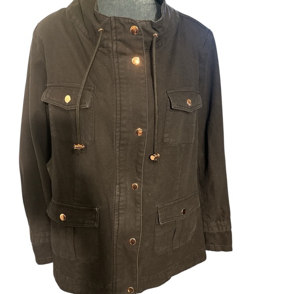 City Chic Black Utility Jacket with Classic Workwear Design - Picture 2 of 11